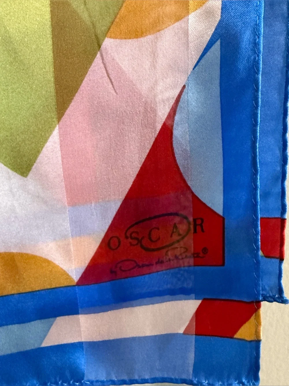 Oscar by Oscar de la Renta Abstract Geometric Oblong Scarf